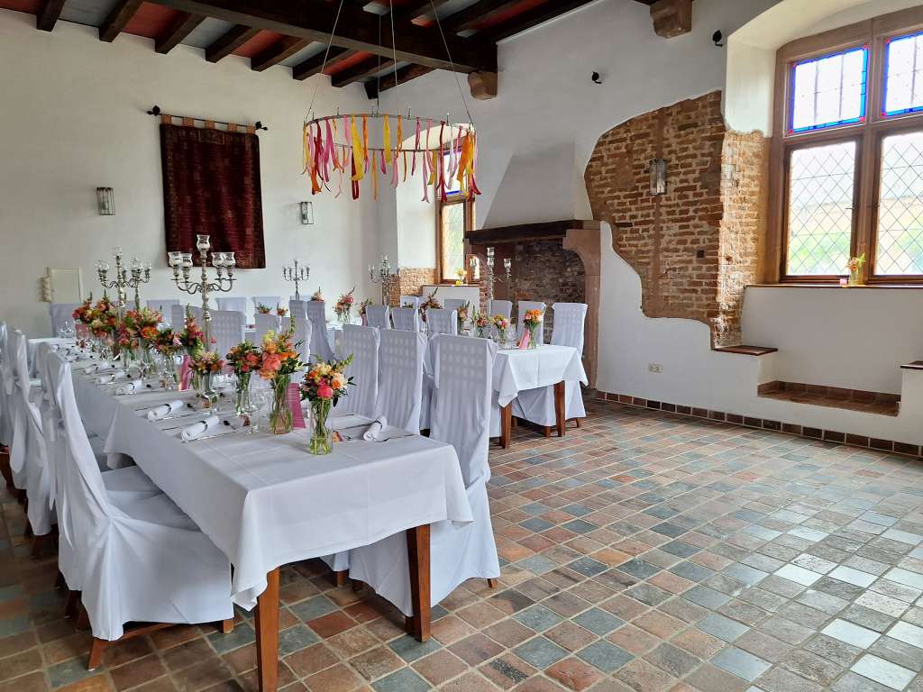 DJ für die Eventlocation Burg Bubenheim Events Nörvenich